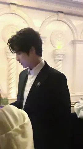 Wangyiran is handsome, warm, and very gentle.🫰♥️🥰🎬 #王奕然 #wangyiran #shortdramachinese 