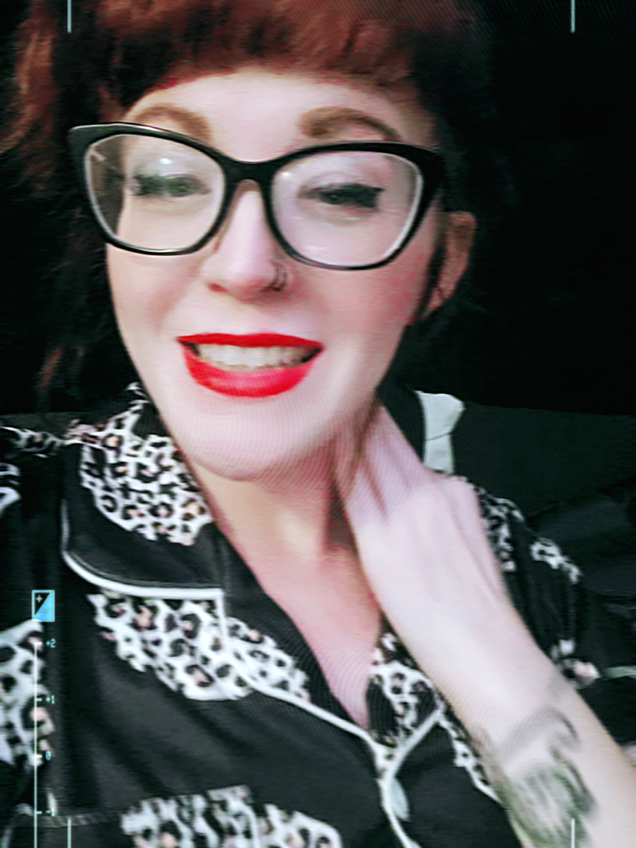 Still obsessed with this song. #reneerapp #3000milesaway #elderemo #eldergoth #trending 