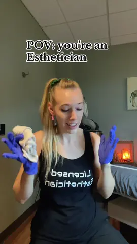 Who needs to pay for therapy!? 🤪#fyp #skintok #estheticianlife #therapist 
