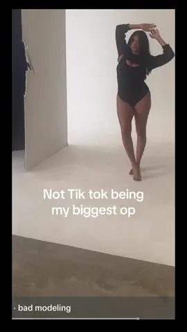 @TikTok what the heck??? #fy #tiktok #funny #searchbar #model 