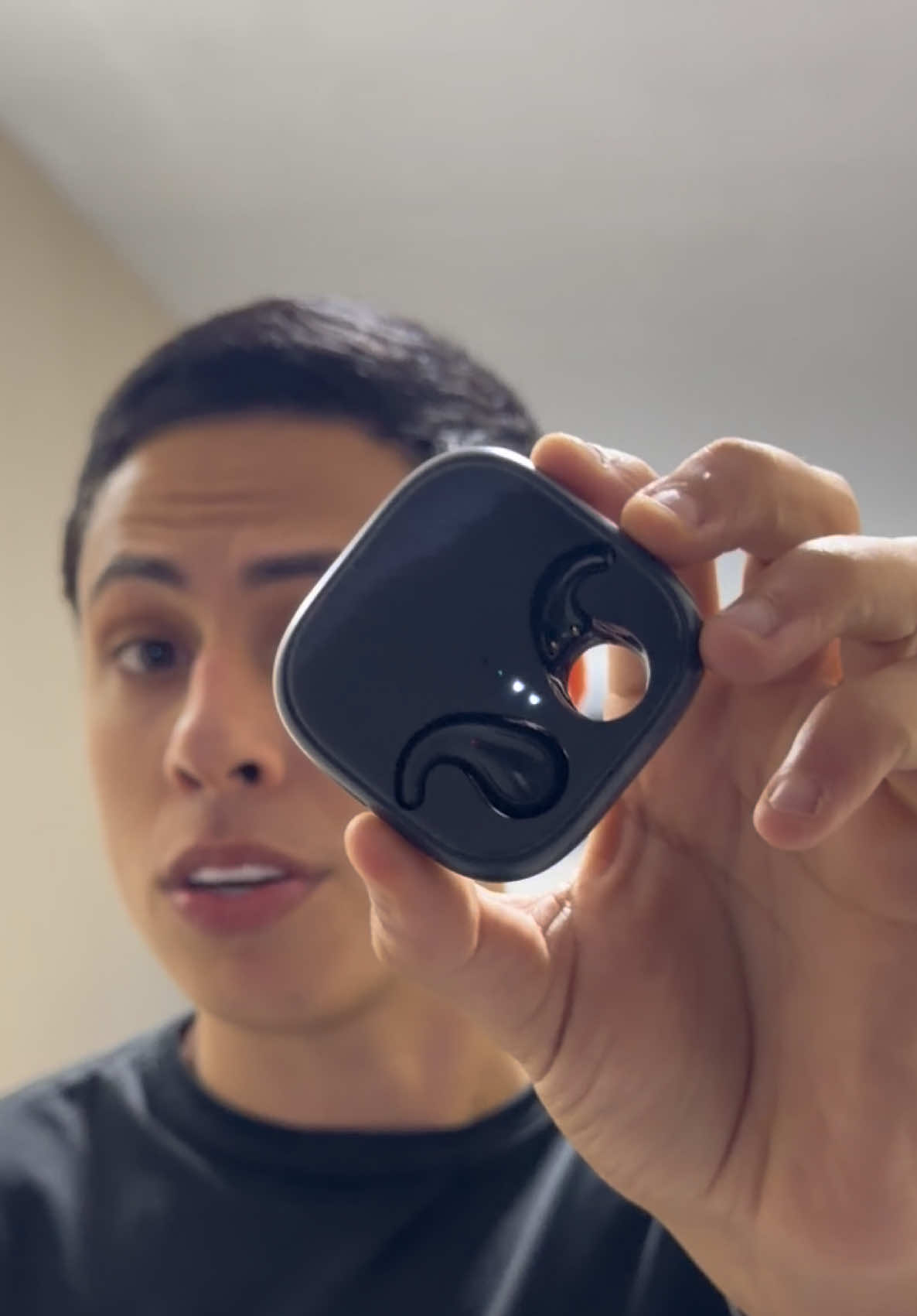 Esse fone de ouvido tem uma qualidade muito boa além de ser ótimo pra dormir escutando música🤩