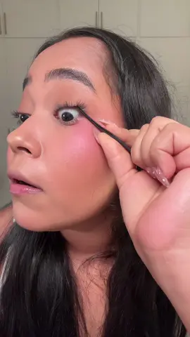 Mi primer vez aplicándome extensiones de pestañas yo sola, AMEEEE lo naturales que quedaron 😍🤌🏽 que opinannnn? #pestañasperfectas #extensionesdepestañas #rimel #lashextensions #Maquillaje c: @andreacalderoonf 