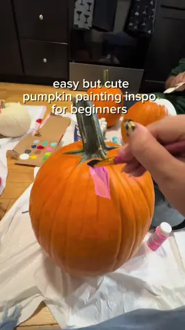 Pumpkin painting ideas!! Cute and easy!! 🎃🎃🎨🎨 #pumpkincarving #pumpkinpainting #pumpkinpatch #pumpkin #halloweendecor  