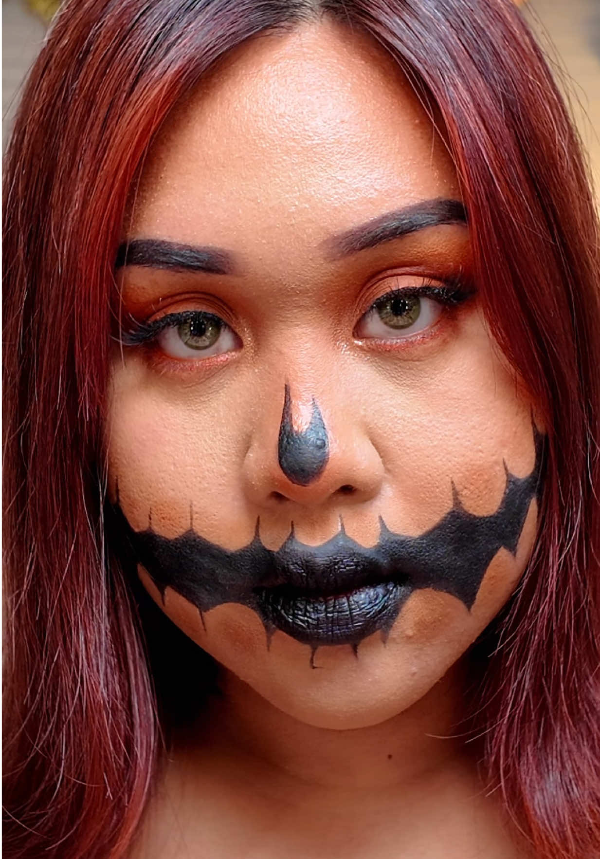 Day 19: Jack-o-lantern makeup 🎃 Contacts from @unibling ✨ Use my code 