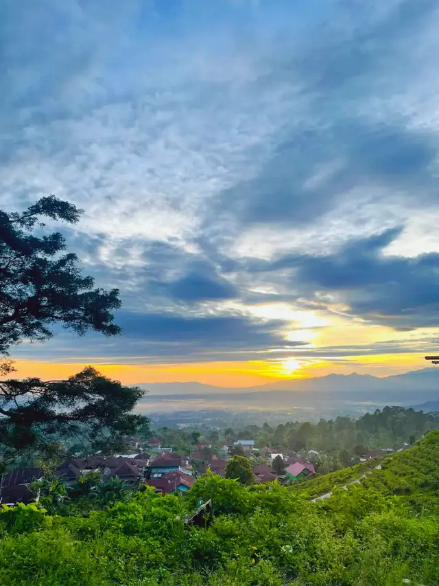 Menikmati udara segar dan suara alam di sudut Kota Pagaralam🍃 #sunrise #fffffffffffyyyyyyyyyyypppppppppppp #pagi #vibes #nature #foryou 