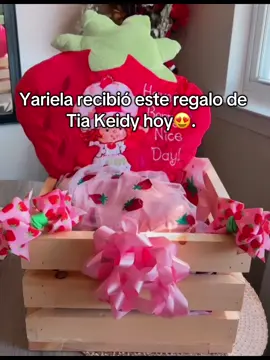 ##mejorhermana#sobrinos #strawberry #birthdaygirl @@yessenia_R🎀🐍🐍  la amamos 