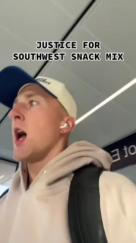 BRING IT BACK!! (Even though I don’t like pretzels, I would eat them first to make the toasts and cheese crackers taste better) #southwest #southwestairlines #flightsnacks #airlines #snackmix 