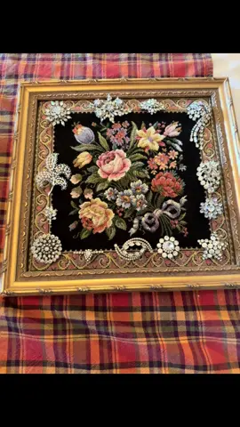 Vintage clear rhinestone brooches are my favorite. I can tell by how it is made and the weight when it is quality.  #brooches#vintagebrooches#thrifter#vintagejewelry#estatesalefinds