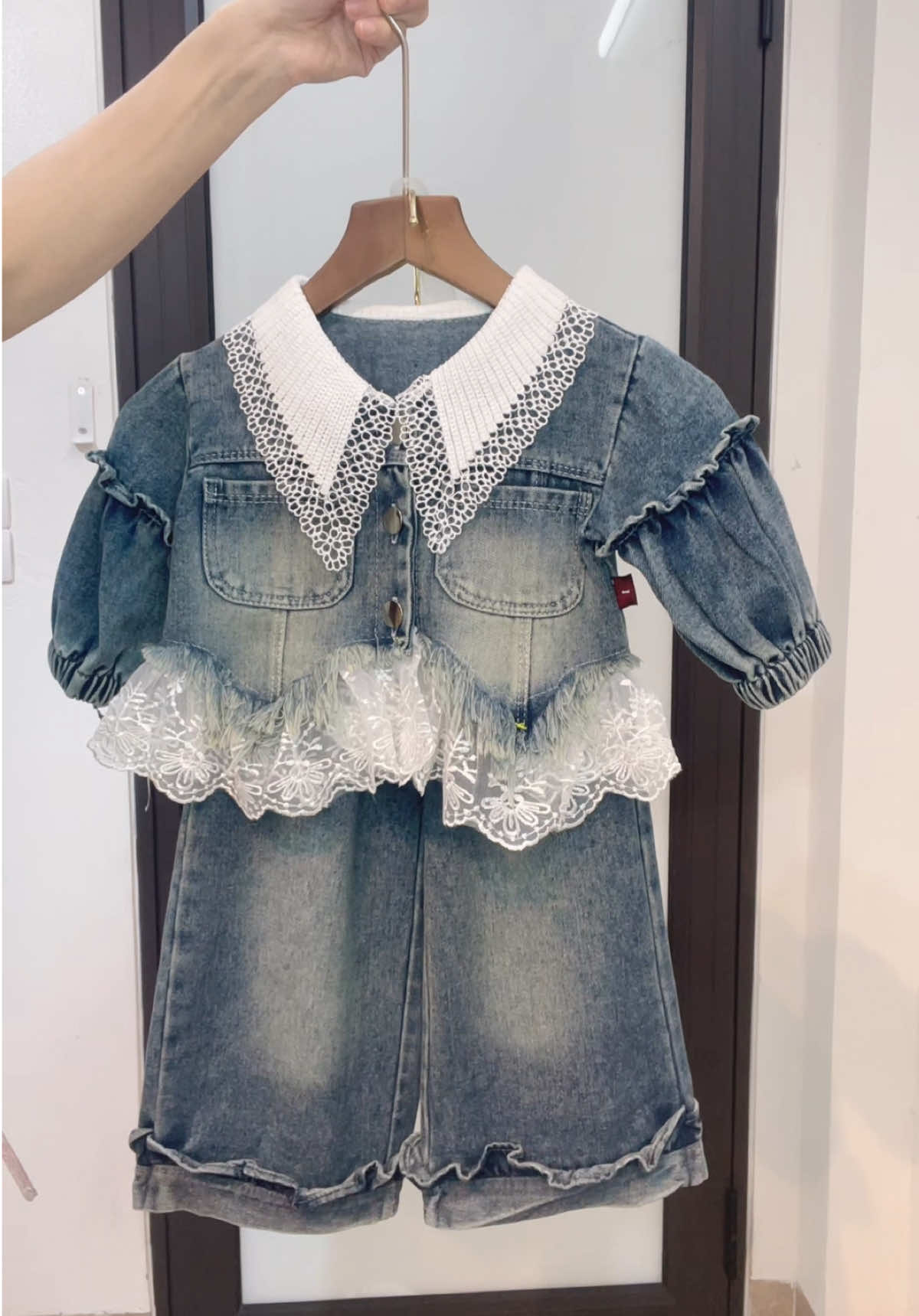 🌷 Set bò JEAN cổ ren kèm quần jean xuông cho bé gái 🌷#thoitrangtreem #sethottrend #xuhuongtiktok #setboxinh #outfit #fyp #vaybegai #quanaobegai #dochobe #phoidoxinh 