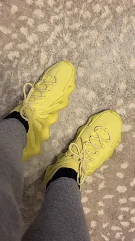 #shoebacca #yeezy450 #yeezys #comfyshoes #shoeslover 