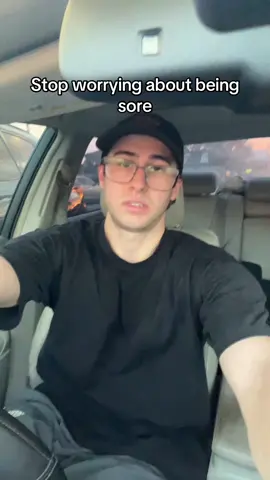 ofc if you’re early on in your training you’re likely going to be extremely sore, but after awhile you might notice you’re not as sore as you once were. that doesnt mean you’re not progressing or building muscle. as long as progression in the gym is good you will be ok. #GymTok #motivation #consistency #training #gym 