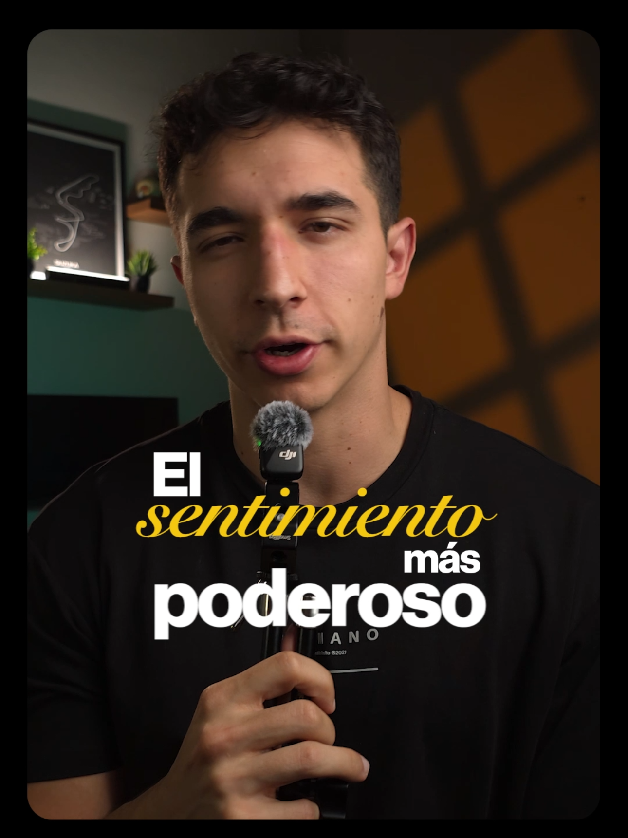 el sentimiento más poderoso del mundo no es el amor. es la obsesión. el amor se desvanece, la obsesión se convierte en un fuego que nunca se apaga. la obsesión es lo que te levanta a las 5 de la mañana, lo que te hace entrenar cuando estás cansado, y trabajar cuando nadie más quiere hacerlo. no amo mi trabajo, estoy obsesionado con él. no amo el fitness, estoy obsesionado con él. no persigas el dinero. no persigas el amor. persigue la obsesión. porque cuando te atrapa, el único que decide cuándo frenar eres tú.