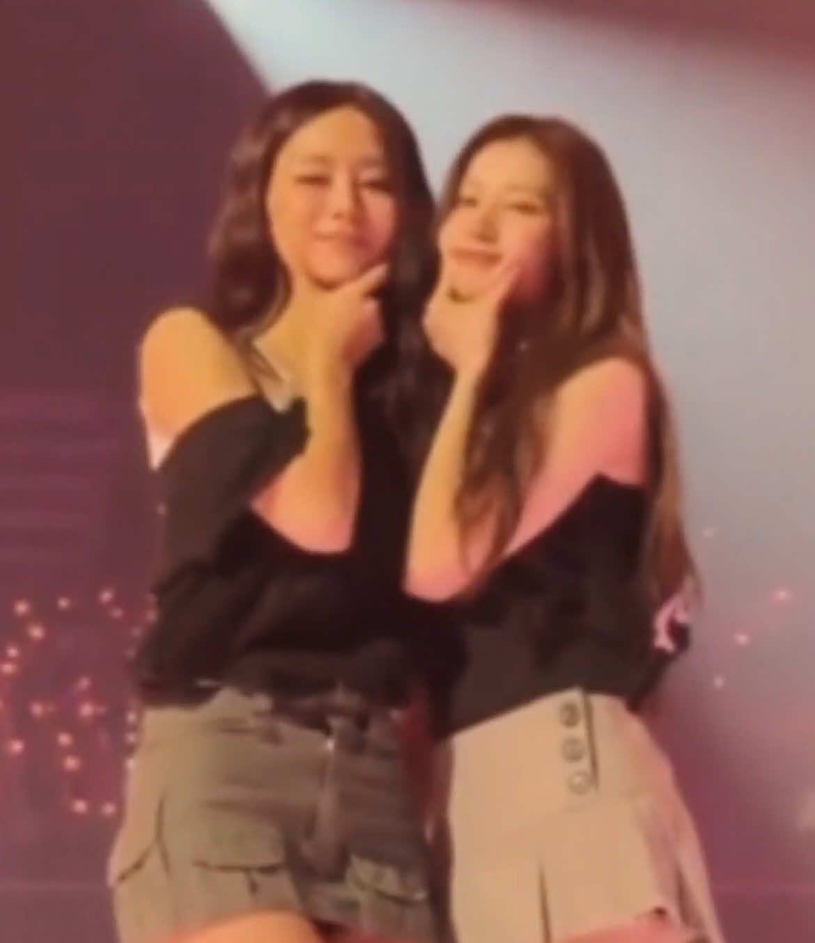disappear with meeee<333 for my sister, my bff, the sana to my tzu, my mimi bear 😭😭 i love you so much but you already know that hehehe thank you for always being there for me and listening to all my boy problems hehehe ur my fav always i love uuu forever @mimiii 🙅‍♀️ #satzu #twice #twiceedit #satzuedit #fyp 