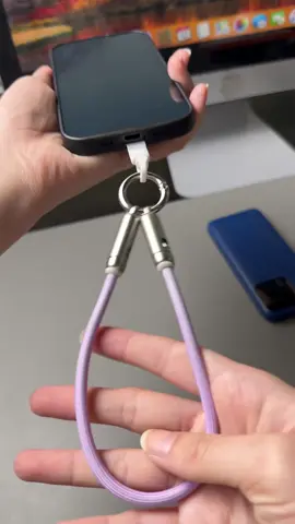 #fastcharging #phonelanyard #phonecharger #iphone17 #iphone #samsung #andriod #fyp 