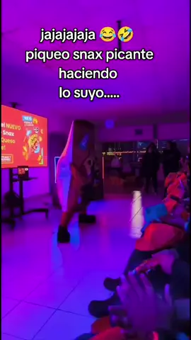 mi esposo disfrutando 😂😂 lo bueno y lo nuevo  de piqueo snax picante que está ufff💥💥💥🌶️🥵#pepsichallenge #pepsico #viral #fyp #tendencias 