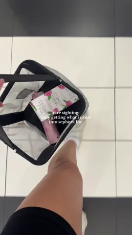 the self control this took…. but don’t be fooled i spent my money at gap 😭 #sephora #makeup #shopping #shoppinghaul #Lifestyle 
