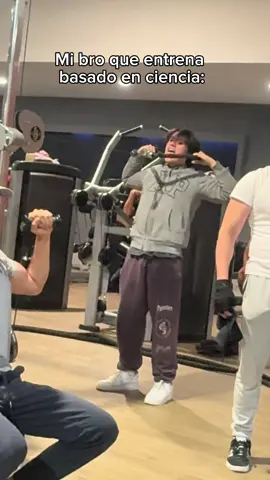 asi se consigue la estética perfecta ##humor #Fitness #aesthetic #gymotivation #gymrat #gym #workout 