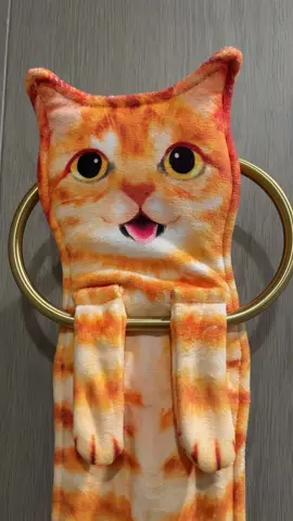 Check out this cat hand towel you didn’t know you needed 😍 So adorable, highly absorbent, and purrfect in every way. ❤️ Leo loves that it looks like him 😹 #handtowels #cats #cathandtowel #shopping #catitems 