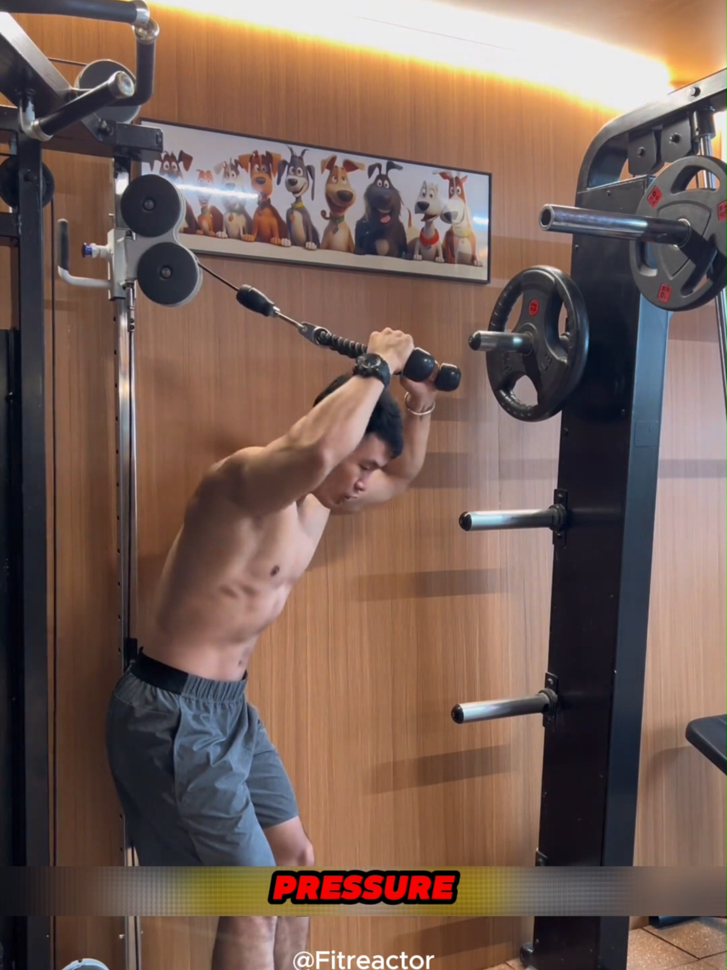 Can you actually finish 6 full sets without your abs giving up #Fitreactor #FitnessTutorials #FitnessHacks #FitnessTips #gym #GymTok #GymLife #abs #absworkout #reps