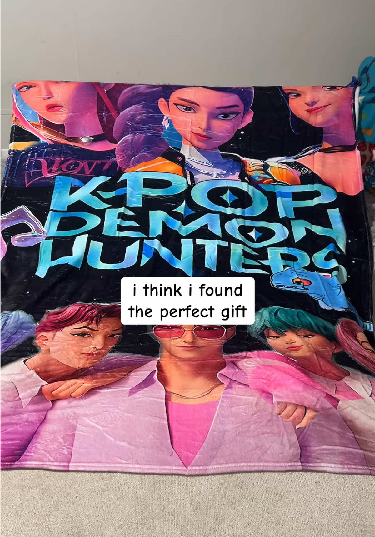 Stay cozy while watching Kpop Demon Hunters with this fleece-soft blanket. The perfect comfort item and the best gift ever for any fan. #KpopDemonHunters #FleeceSoftBlanket #BestGiftEver #TikTokShopBlackFriday #christmasgiftideas 
