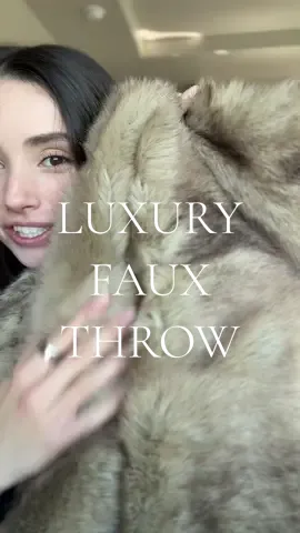 The fluffiest throw I have ever felt. It’s a literal dream ladies. #fauxfur #throwblanket #blanket #giftsforher 
