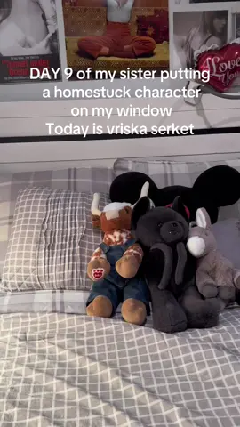 She put him right next to him! That’s crazy lowkey #homestuck #vriskaserket #johnegbert #karkatvantas 