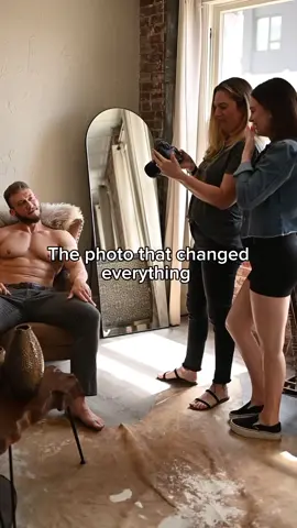 That one shot where it all clicks, confidence, beauty, power, all of it. Every client has that moment, and it’s the reason I do what I do #boudoirbyalyssa #btsboudoir #clientreaction