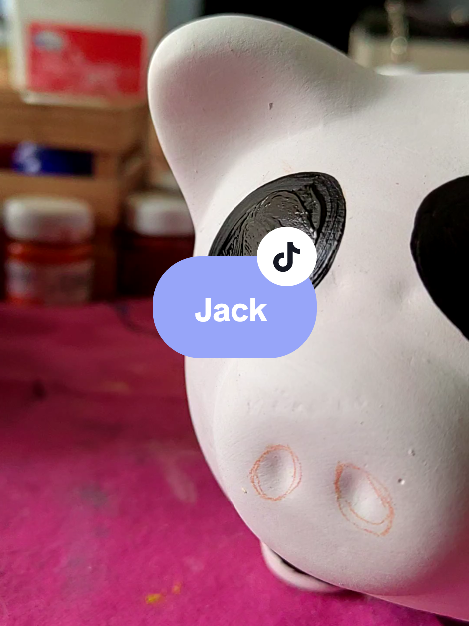 Alcancías personalizas de temporada, disponibles solo en @Coyote blanco mx Porky de #jackskellingtoncosplay #halloweencostume #alcanciaspersonalizadas #ahorrandodinero #pintadoamano 