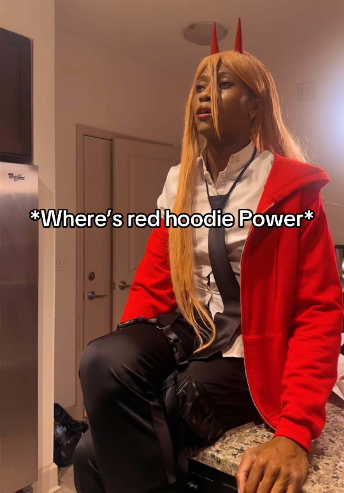 A crumb or something of red hoodie power, por favor 👁️👁️? #power #powercosplay #powerchainsawman #chainsawman #csm