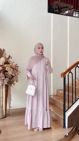 Kalo disuruh pilih salah satu warna alea dress stripe mau pilih yang warna apa nihh??👀 #LeaIndonesia #SimpLEAndinspiring #outfitoftheday #dresssimple #gamissalur 