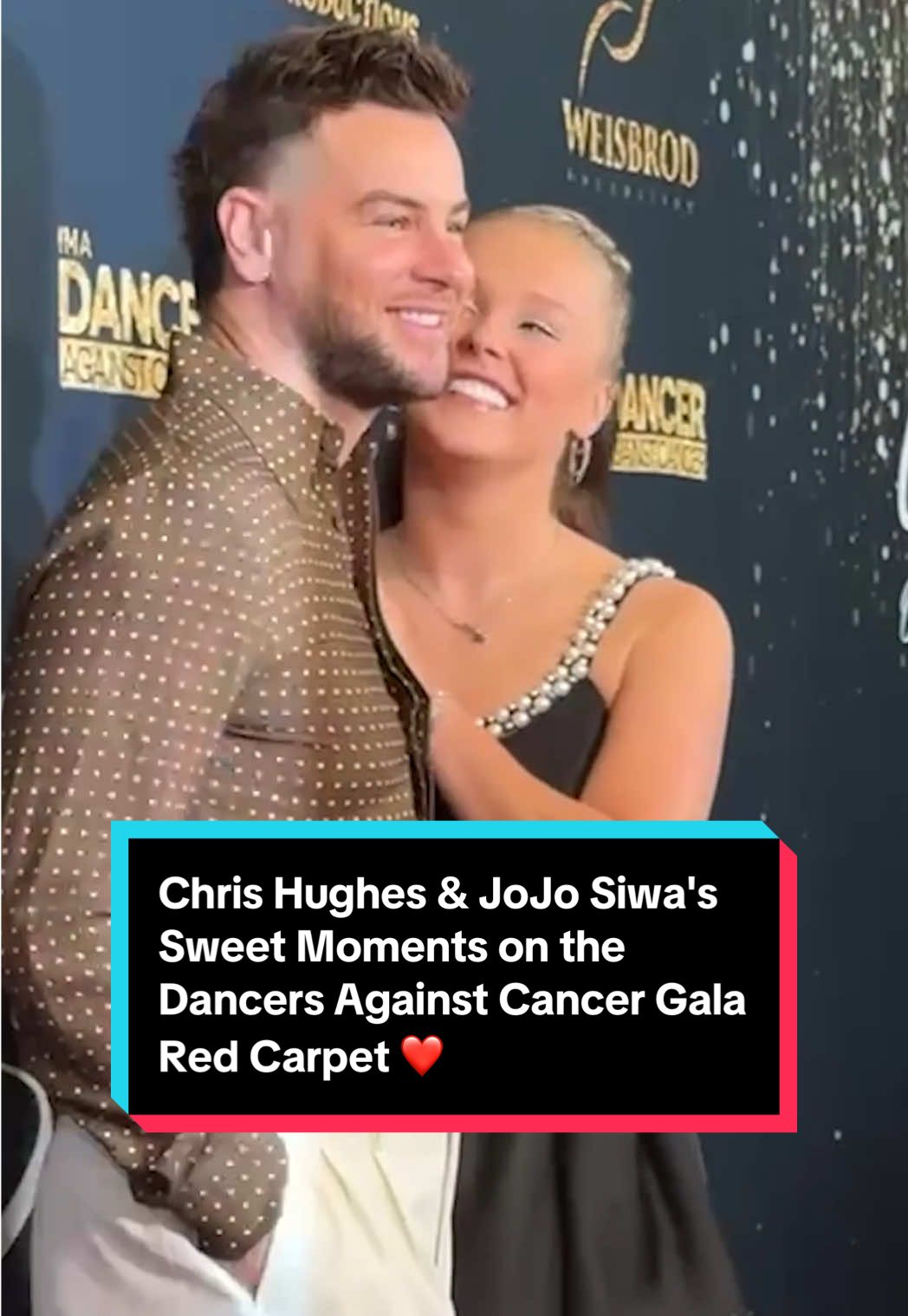 #JoJoSiwa and #ChrisHughes were serving smiles and #couplegoals on the #DancersAgainstCancer Gala red carpet. 💕 #CelebrityCouple @JoJo Siwa @Chris Hughes 