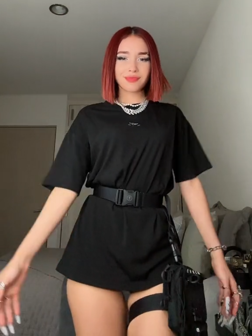 Fogo rojo 🔥🚶 #oldtrend #jazminarias #rojita #black #viral 