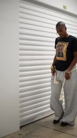 Bragging on that cash that he gave you is to front If you're gonna brag, make sure it's YOUR money you flaunt Depend on NO ONE else to give you what you want. DID YALL HEAR DESTINYS CHILD OR NAH?