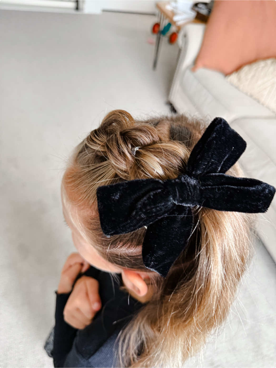 Her facials are almost better than the hairstyle 🎀 #girlshair #hairtutorial #girlshairideas #schoolhairstyles #easyhairstyles 