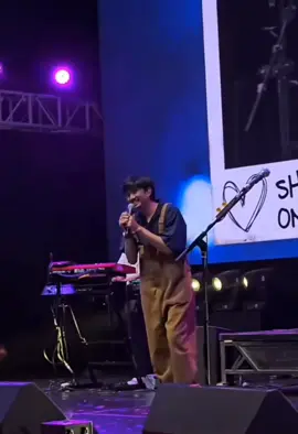 dan #sheilaon7 