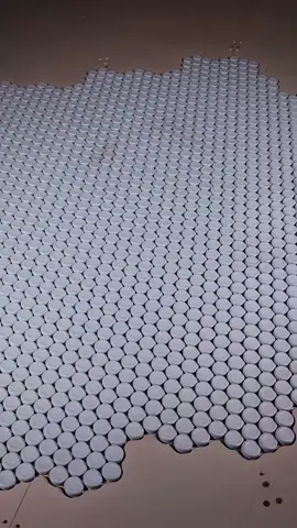 Lantai Aneh 😮 yang Bikin Kamu Tetap di Tempat yang Sama 🌀🚶‍♂️ #fyp #foryou #foryoupage #knowledge #knowledgesharing #antonioarsy 