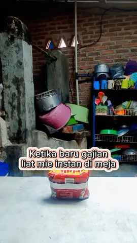 pokoknya gaya bener kalau lagi banyak duit 🤣🤣 #fypシ゚viral #hiburantiktokfyp😊😀💃💃💃 #tiktoklucungakak #lucubanget #komedikocak 