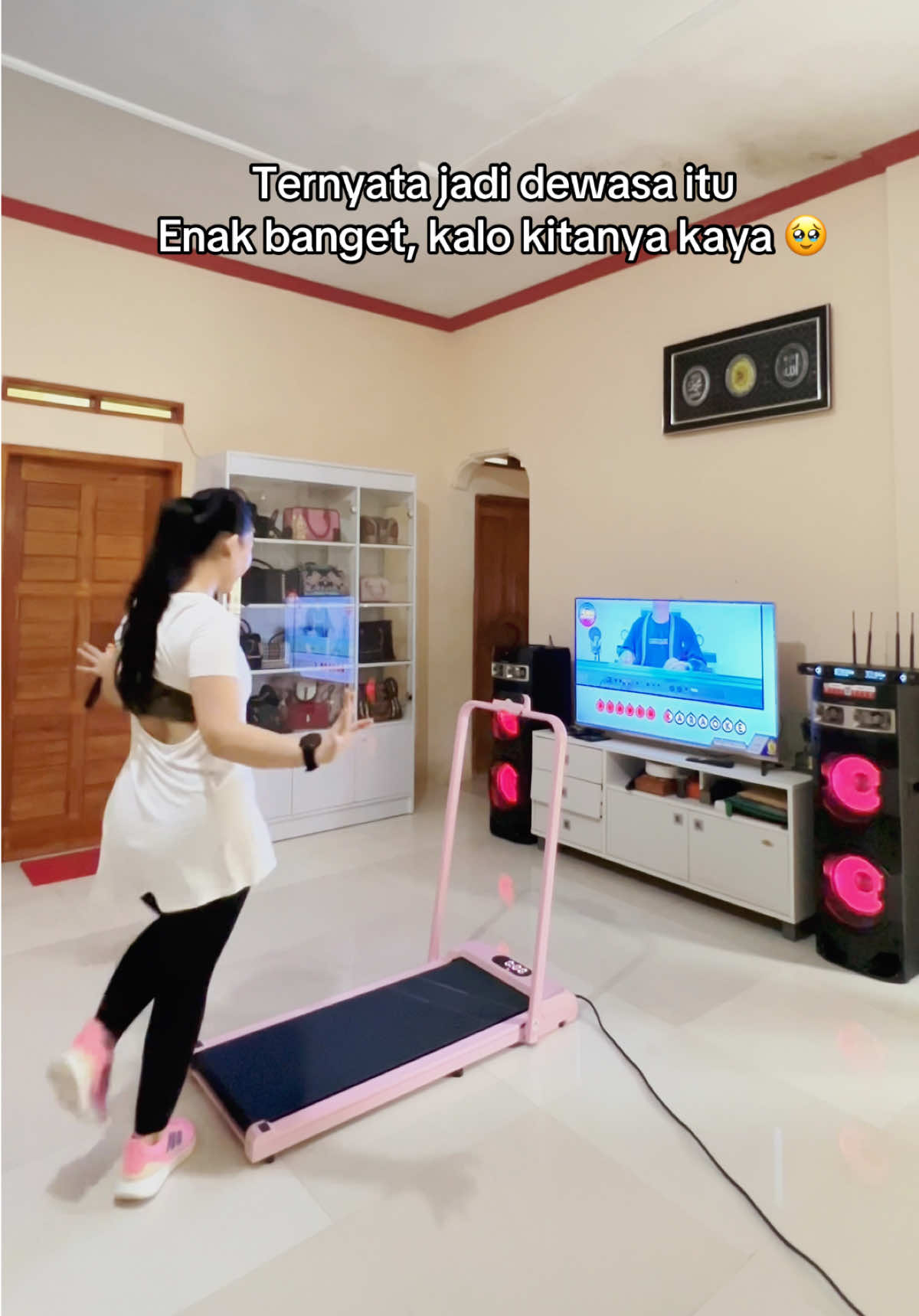 Selain itu jadi istri juga enak banget, kalo gak tinggal bareng siapa bestee? 😁 #payday 