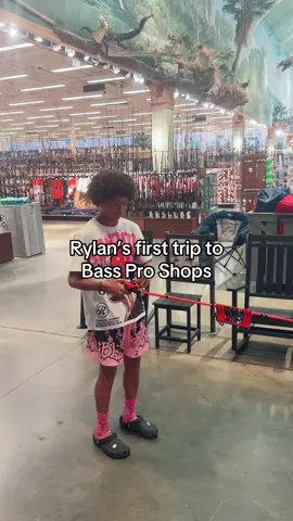 Teenager who goes fishing everyday #floridaboy #bassproshops #brandon #fishingtips #lyndseymarie✅ 