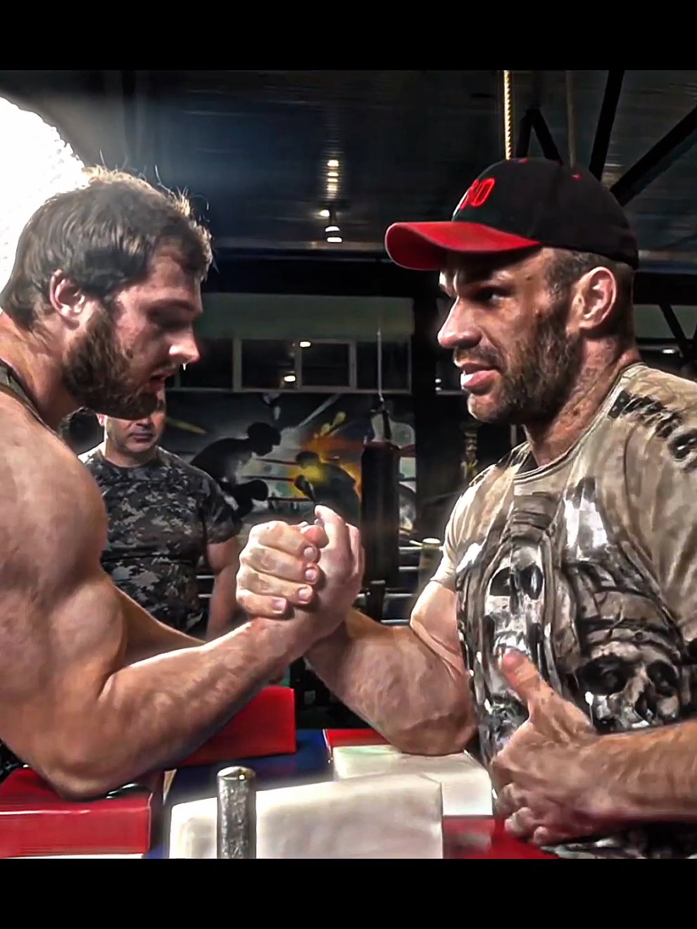 DENIS & SMAEB 😈 . . #andreysmaev #bodybuilding #armwrestler #strength #fyp 
