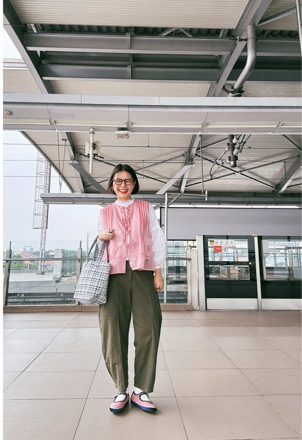 Fit check wearing @Xenonas.id Irene Vest💖💕 Proudly crafted in Bandung💌🫶 #outfitcheck #fyp #outfit #outfitinspo #outfitideas 