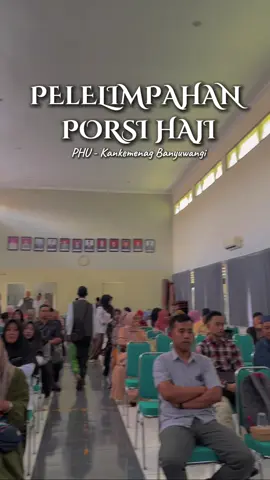 📸 Pelimpahan Porsi Haji – 21 Oktober 2025 Hari ini, Seksi PHU Kankemenag Banyuwangi telah melaksanakan pelayanan pelimpahan porsi haji kepada 85 jemaah haji di Aula Kankemenag Banyuwangi. Atas permintaan dan pertimbangan kemudahan bagi jemaah haji, Kankemenag Banyuwangi memfasilitasi proses pemeriksaan dokumen dan pengambilan foto pelimpahan secara kolektif yang dilakukan langsung oleh Tim dari Bidang PHU Kanwil Kemenag Jawa Timur.  Kami dari Seksi Penyelenggaraan Haji dan Umrah Kankemenag Banyuwangi siap membantu dan melayani Anda dengan sepenuh hati.😊♥️  Ikhlas Beramal, Melayani Umat.🙏 📲 Ikuti terus info seputar haji & umrah di: TikTok: @phu_bwi Instagram: @phu_banyuwangi #Haji2026#KemenagBanyuwangi#HajiIndonesia#LayananHaji#InfoHaji