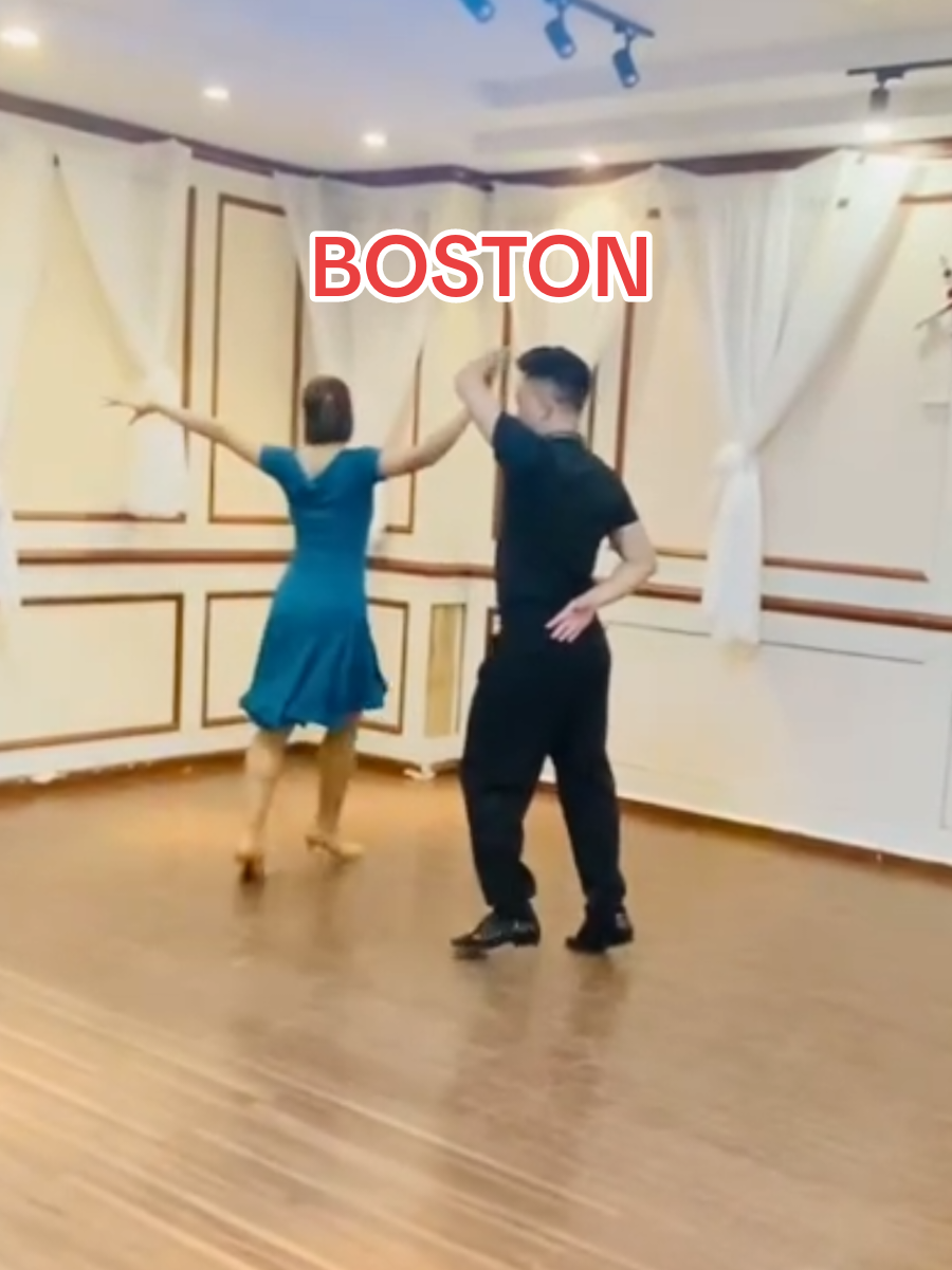 Theo nguyện vọng của học viên, chuỗi hướng dẫn tổ hợp điệu Boston – phần 1  Một điệu Valse nhẹ nhàng, sang trọng và đầy cảm xúc — nền tảng cho mọi dancer yêu thích phong cách cổ điển   Cùng HLV Hoàng Anh khám phá từng bước uyển chuyển nhé! #Boston #Valse #Dancesport #RubyAcademy #HLVHoàngAnh 
