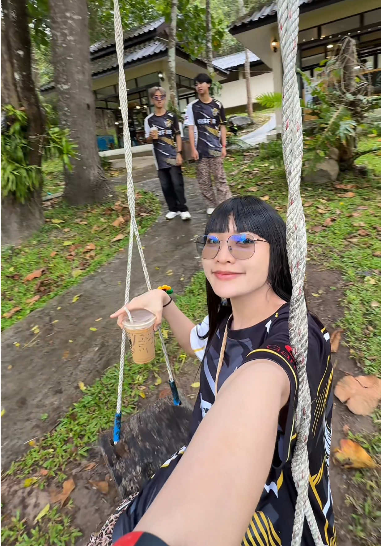 สิ่งที่เม็ดพลอยต้องเจอยามอยู่กับเดอะแก๊ง🤣😭🌳 #แกล้งเพื่อน #พ่อบ้านใจกล้า #เม็ดพลอยจินตหรา #แคลนเม็ดพลอย #fyp 