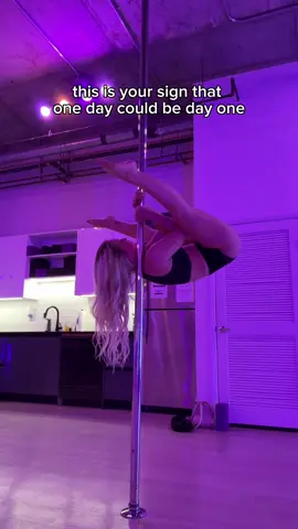 Happy one year to the girl who nervously stepped into her first ever pole class. And honorable mention to the versions of me who failed and got right back on the pole. This is your sign to just GO FOR IT! Start that crazy thing you never thought was possible. It’s not too scary or too delusional. Turn “one day” into “day one” !!! #pole #poledancer #poletok #polesport 