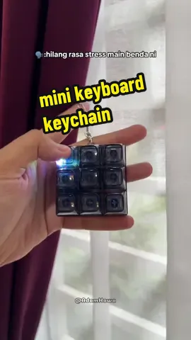 seronok pulak main tekan2 benda ni, hilang stress kita wak #keyboardkeychain #clickykeyboard #clickykeychain 