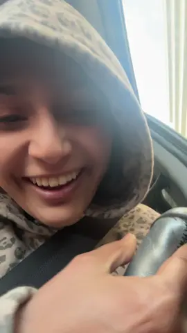 Tug u down n up so easily 😁