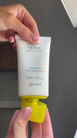 @goodal USA  Vita C Sunscreen SPF 50 #goodal #goodalspf #gifted_by_Goodal #sunscreen #sunscreenreview 