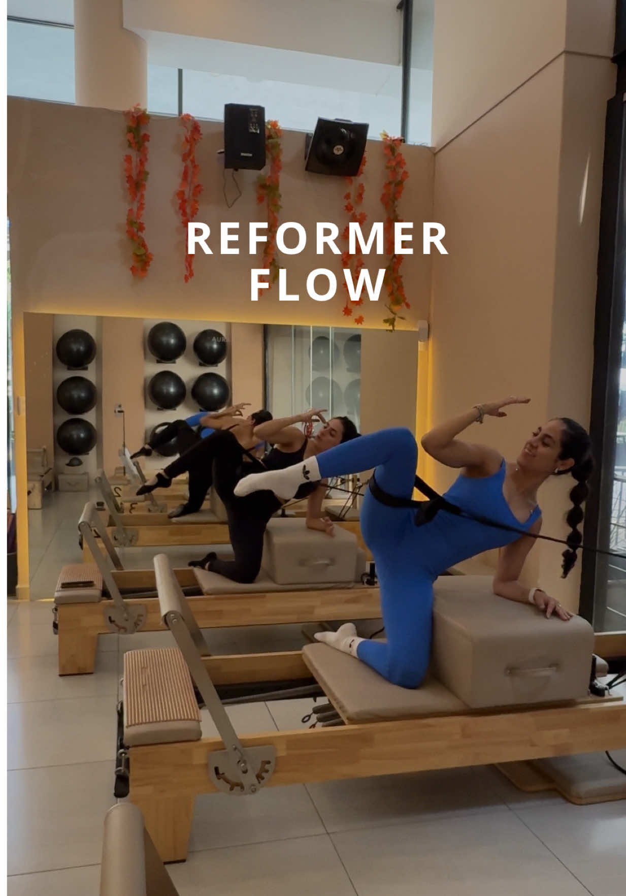 Reformer Flow ❤️‍🔥 ft. @Eva Sanchez  Fluye, respira y conecta con tu cuerpo. Este es un recordatorio de lo fuerte que puedes ser cuando te entregas al movimiento. 🫶🏽  #reformer #pilatesreformer #pilatesgirl #pilatesinstructor #pilatesflow 