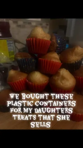 #kitannasbakery #kitannassweettreats #fyp #cupcakeholders 